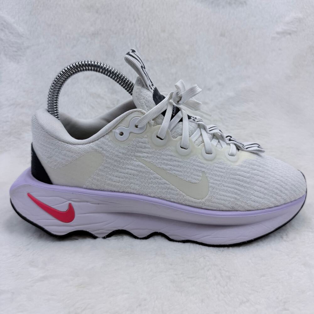 Nike Motiva Womens Walking Shoes White Lilac Bloom Size 6 Comfort Sneakers Shoe